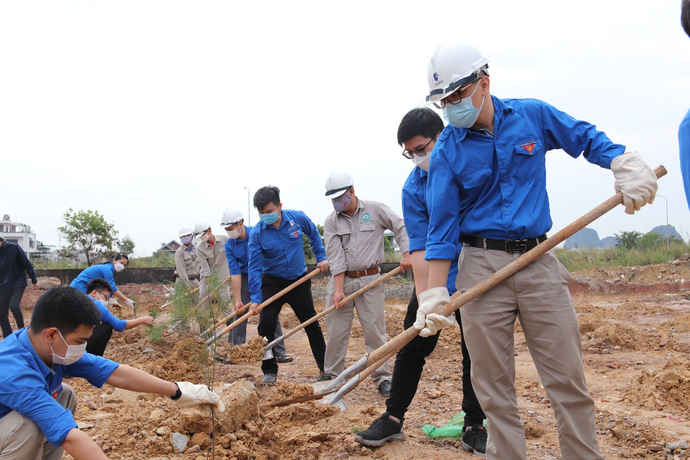 Thanh niên Xi măng Cẩm Phả xung kích, phát động “Trồng cây – Đời đời nhớ ơn Bác Hồ” năm 2022